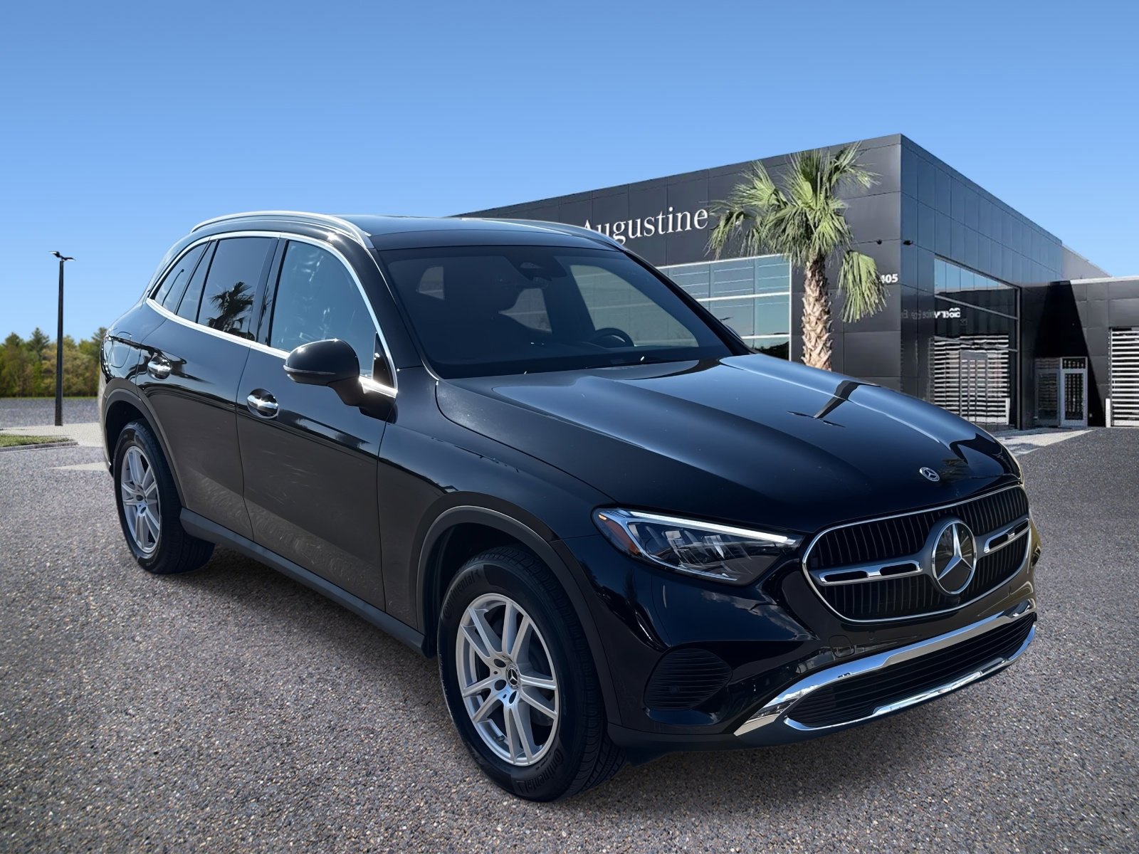 Used 2025 Mercedes-Benz GLC 300 image 1