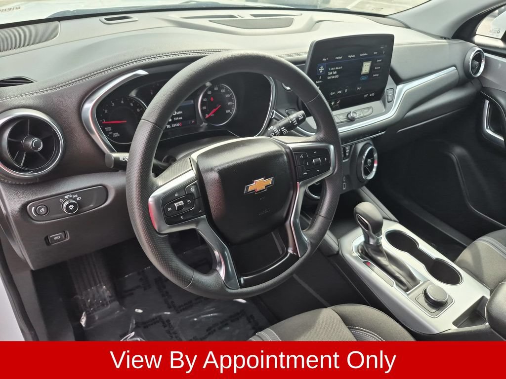 Used 2025 Chevrolet Blazer LT FWD image 15