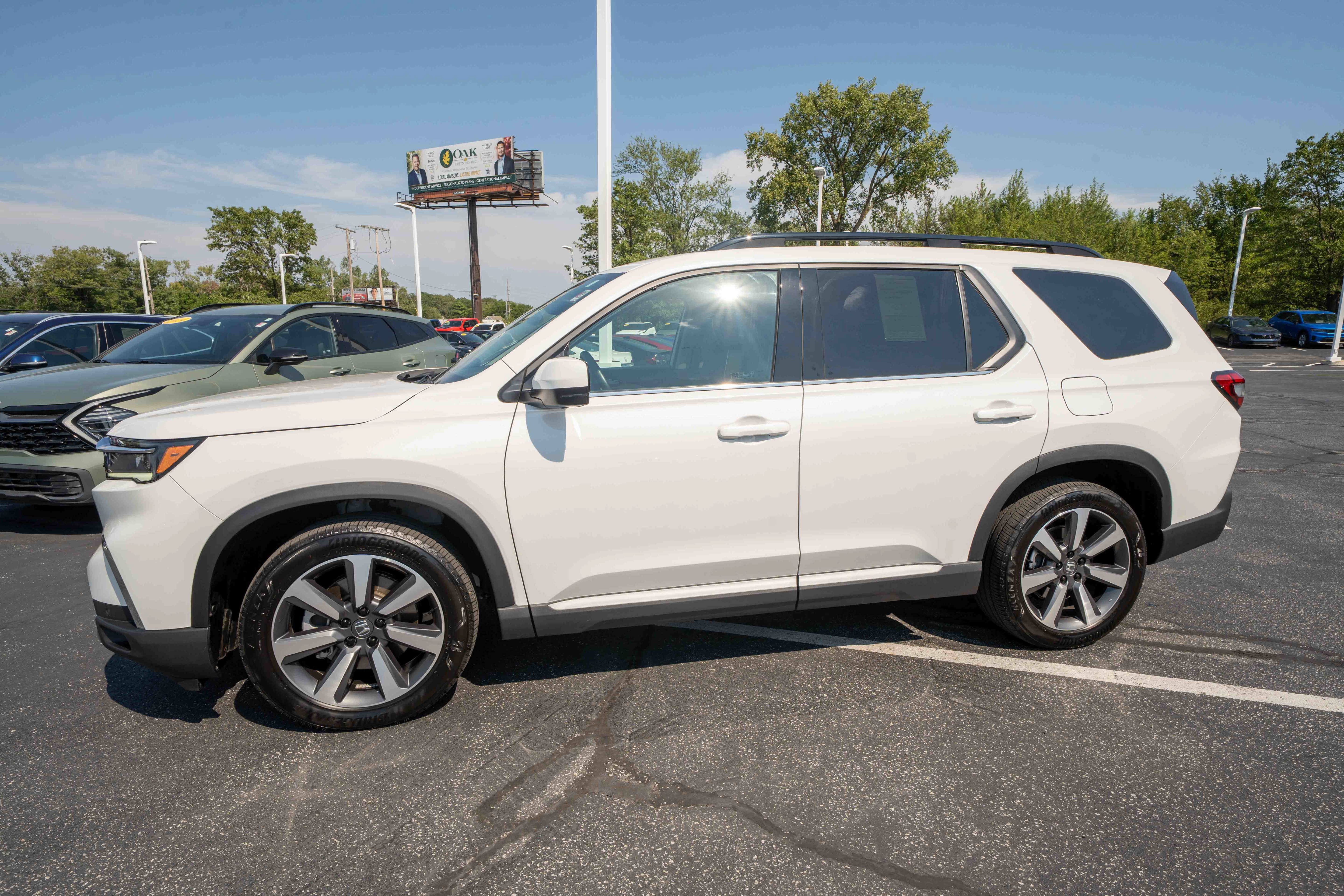 Certified 2025 Honda Pilot Elite image 3