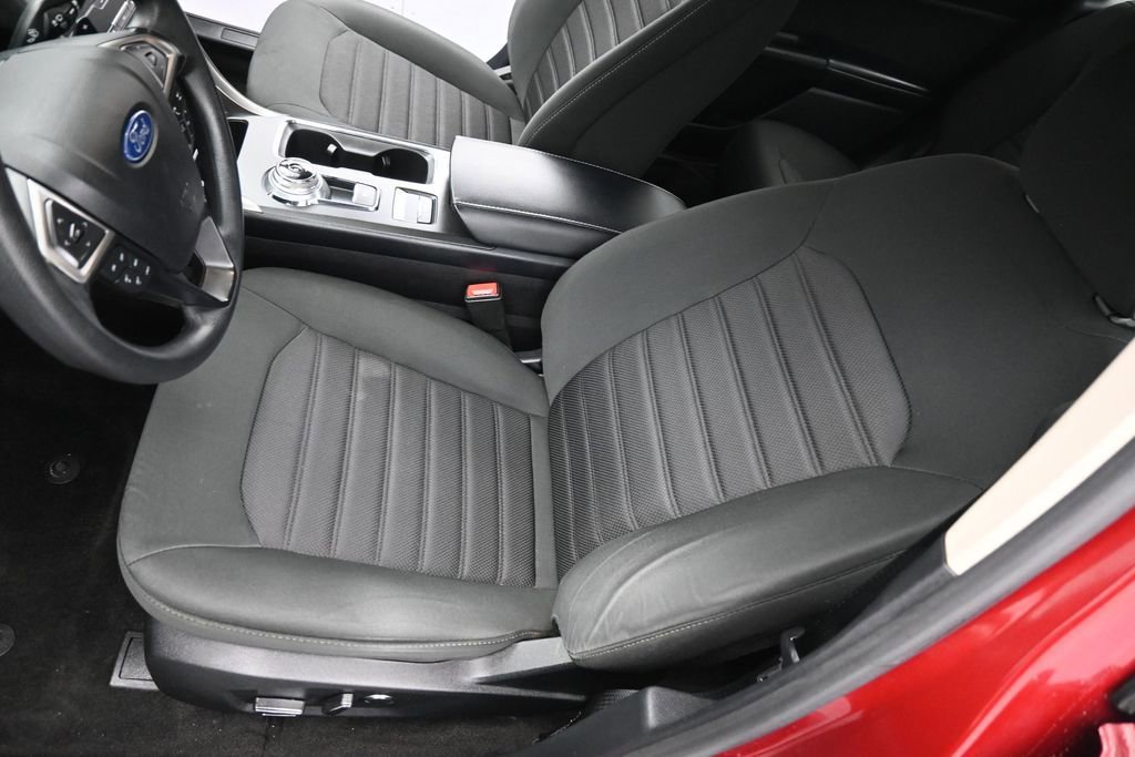 Used 2019 Ford Fusion SE FWD image 11