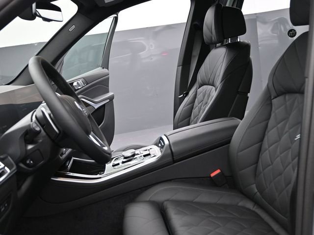 Used 2026 BMW X5 xDrive50e w/ Climate Comfort Package image 16
