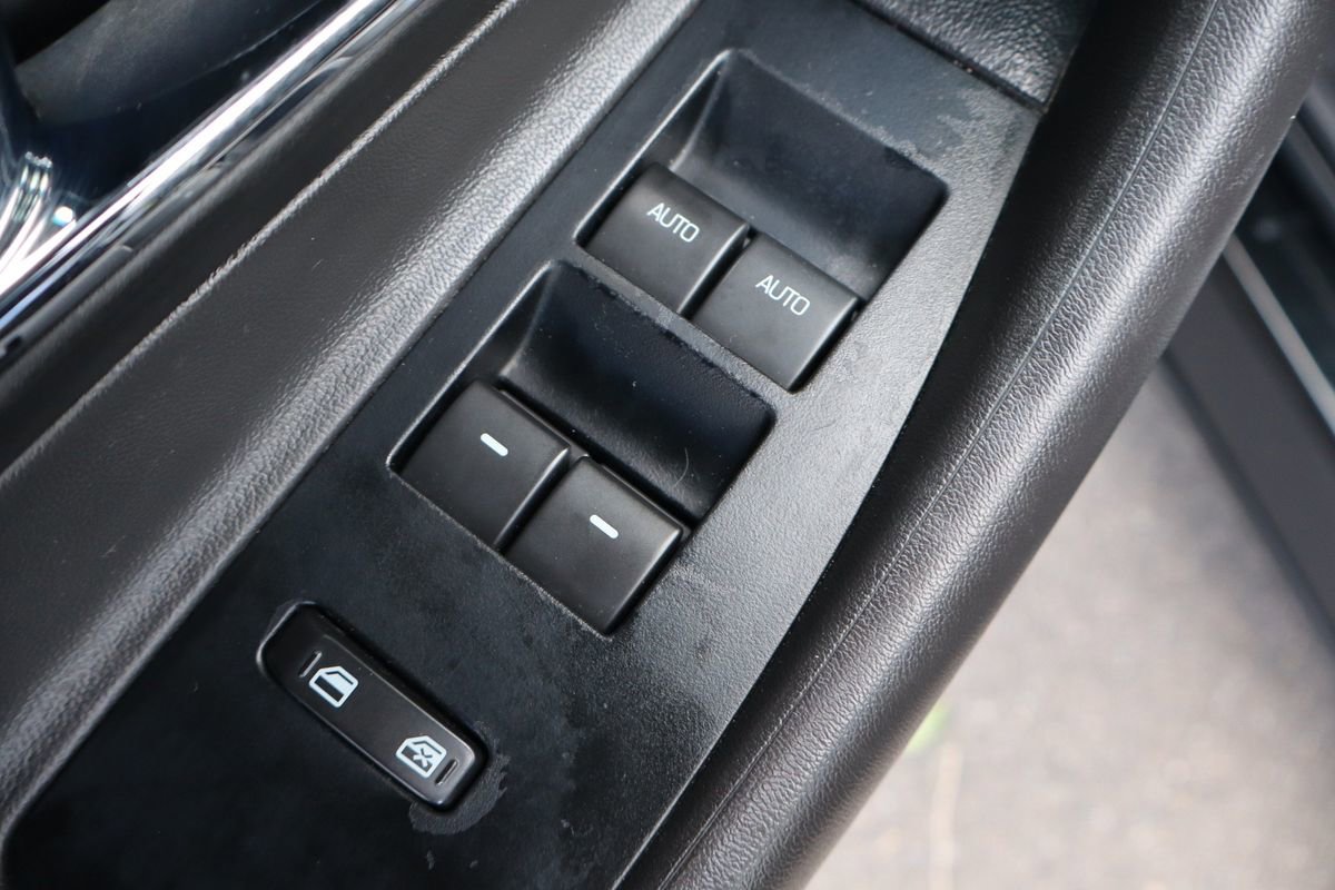 Used 2010 Ford Taurus Limited image 27