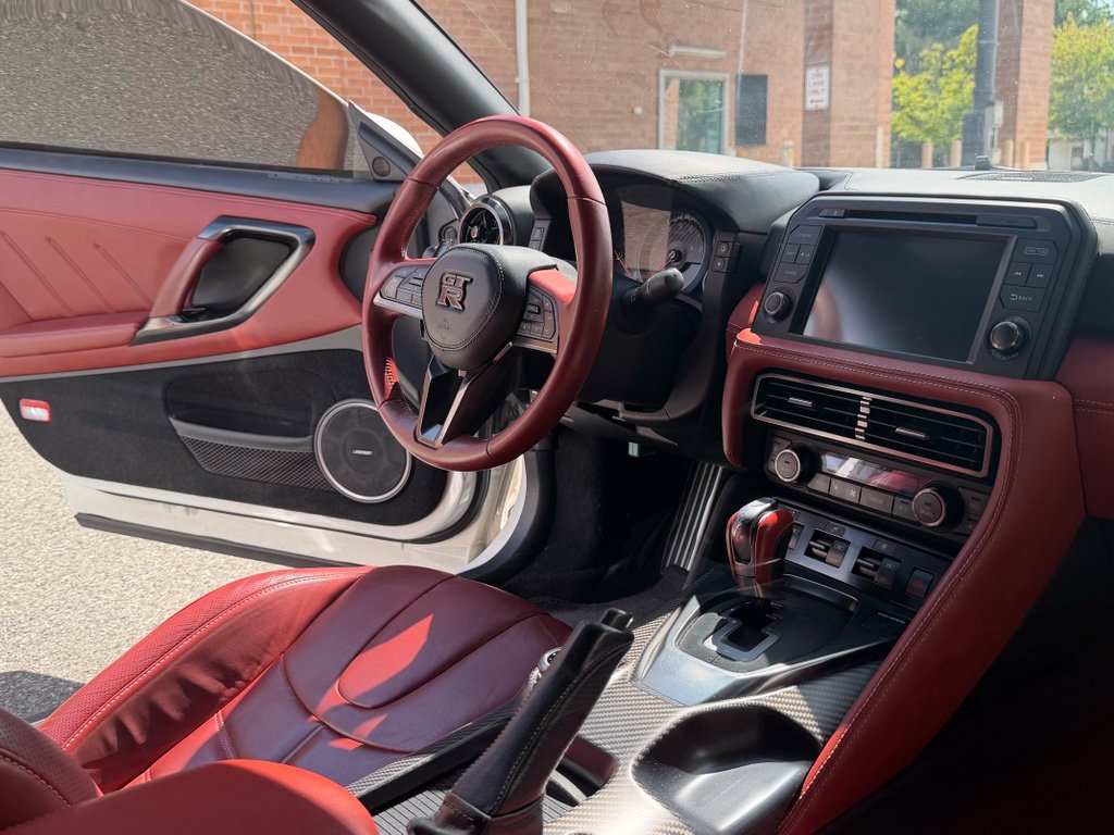 Used 2019 Nissan GT-R Premium w/ Premium Interior Package AWD/4WD image 20