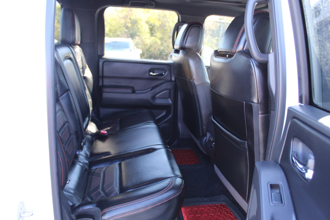 Used 2025 Nissan Frontier PRO-4X w/ Pro Premium Package image 12