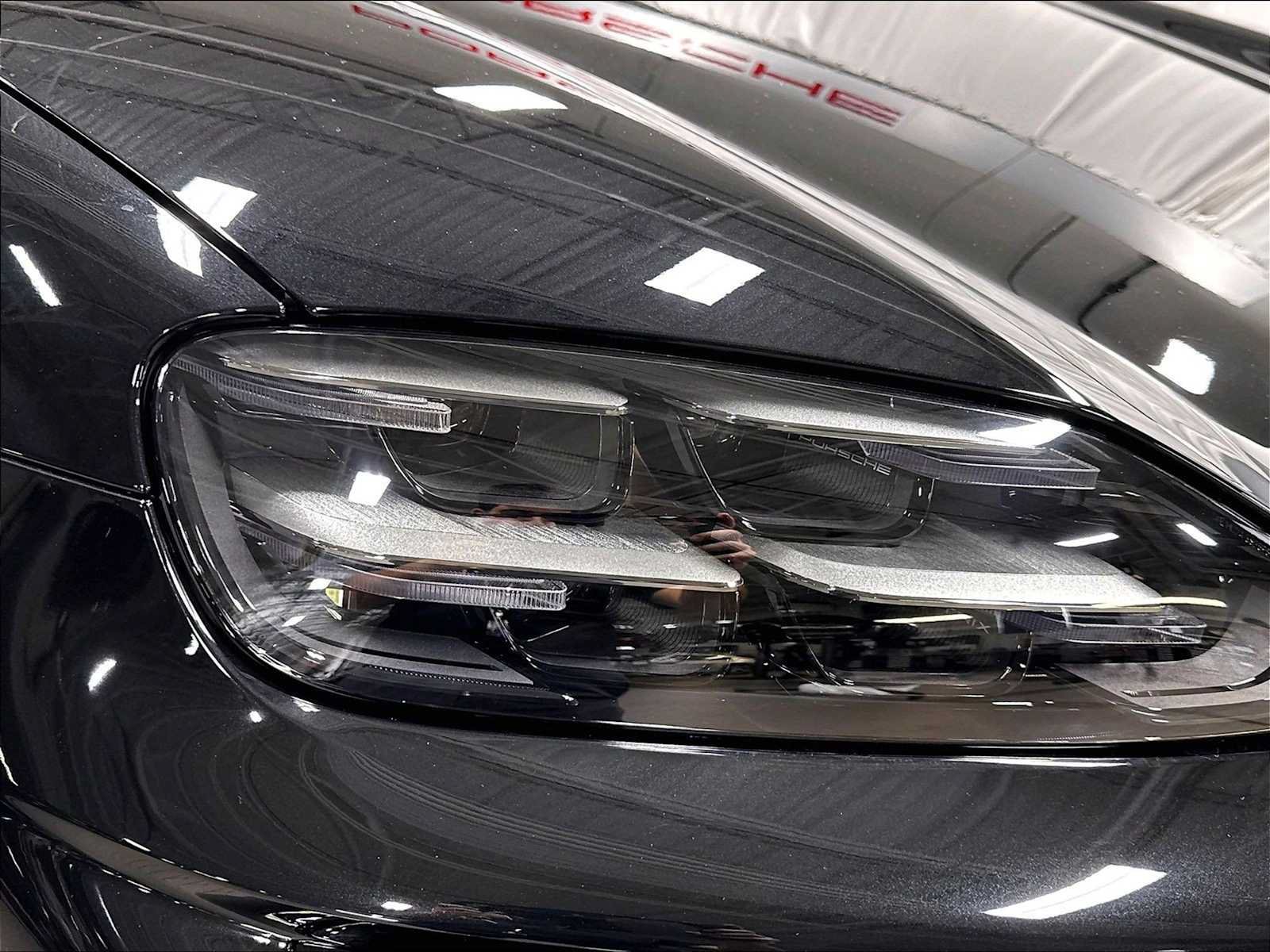 New 2026 Porsche Cayenne Turbo AWD/4WD image 12