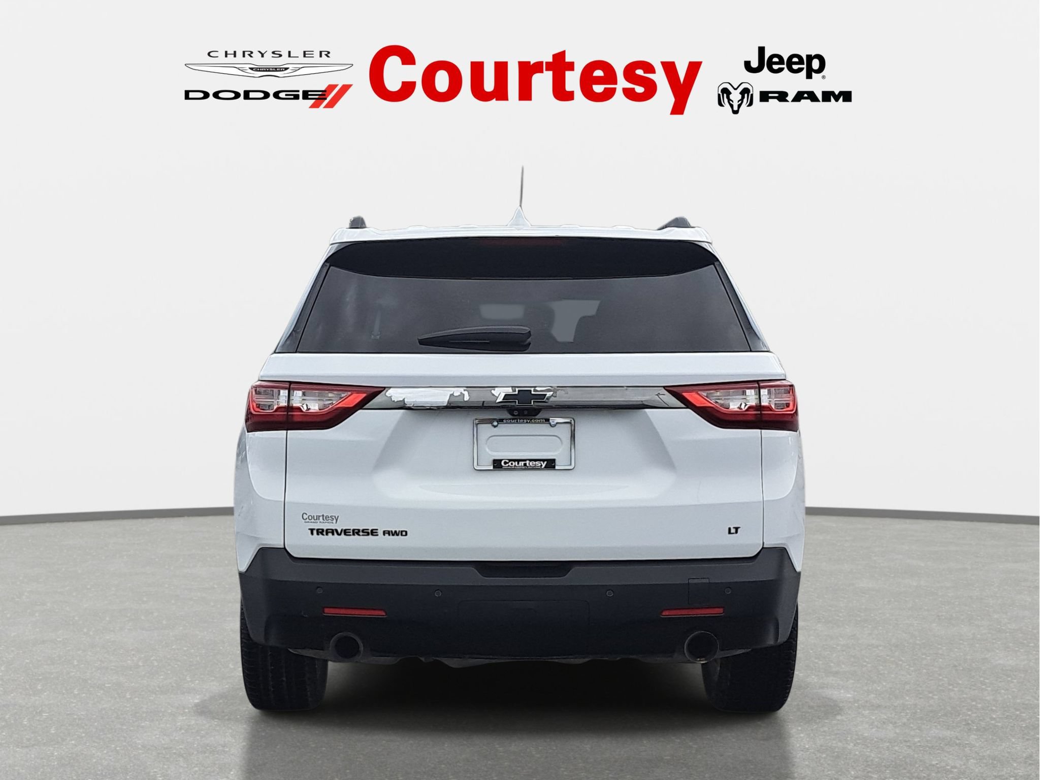Used 2020 Chevrolet Traverse LT w/ LT Premium Package AWD/4WD image 5