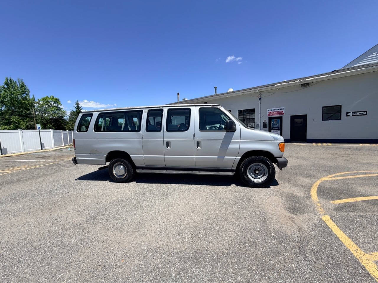 Used 2006 Ford E-350 and Econoline 350 XL RWD image 26