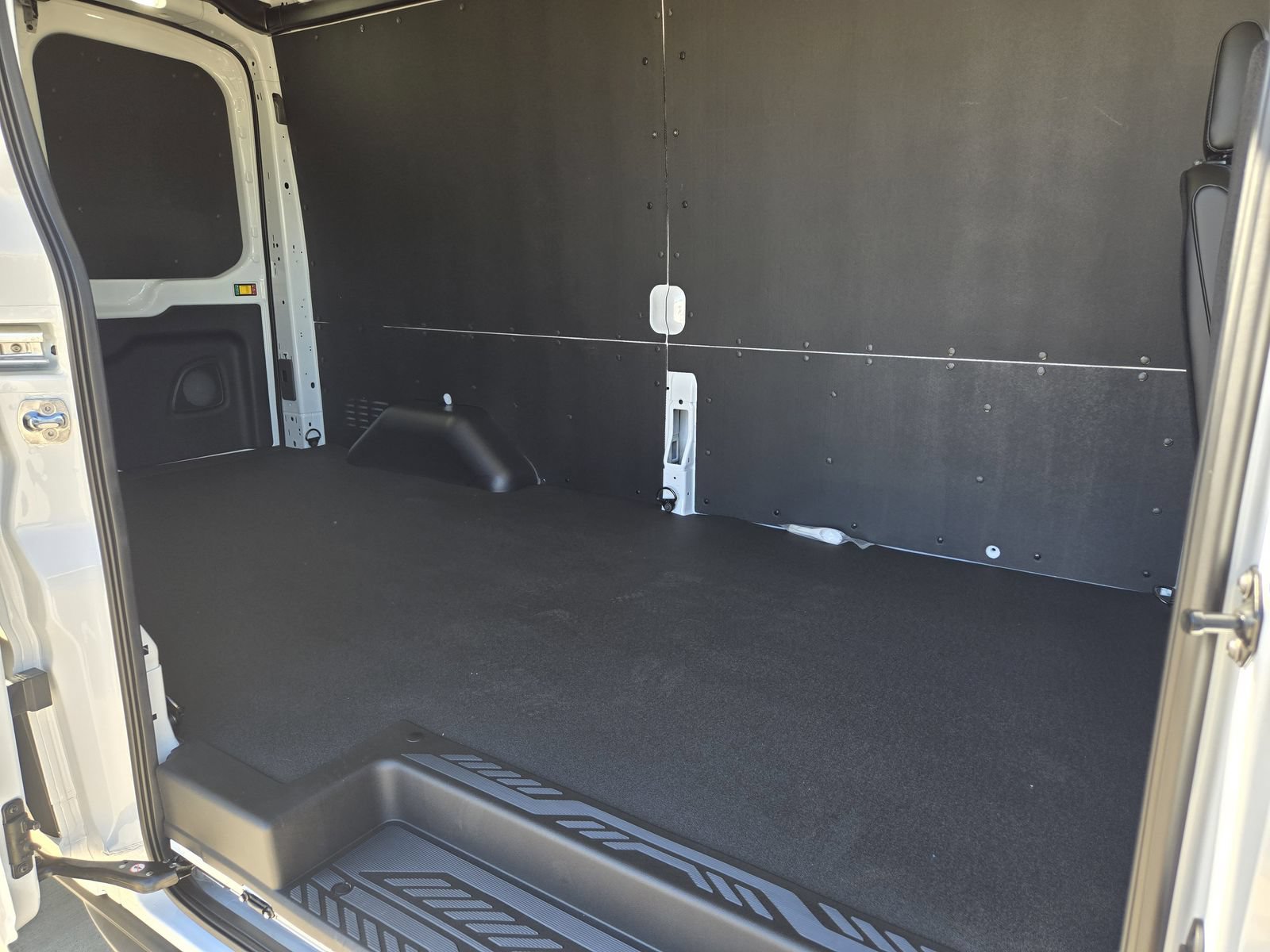 New 2026 Ford Transit 250 148 Medium Roof w/ Load Area Protection Package RWD image 25
