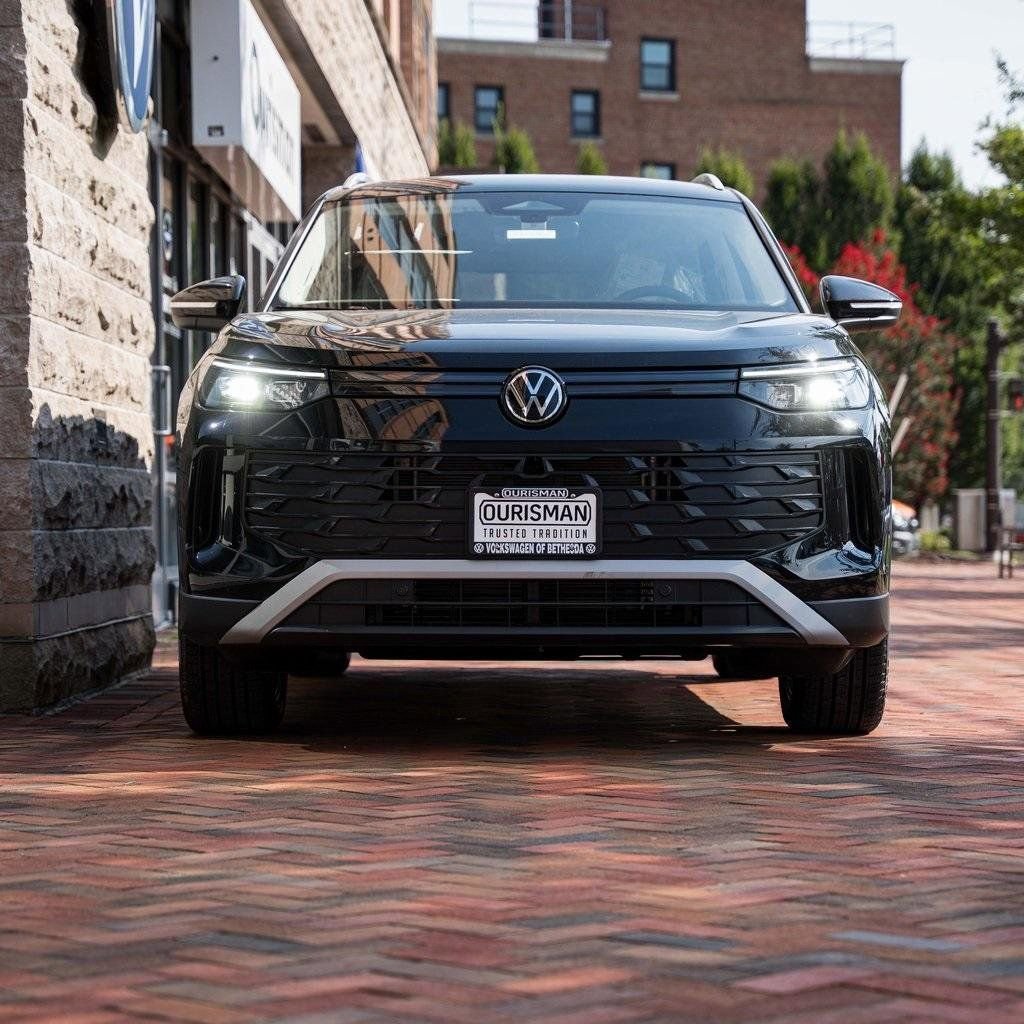 New 2026 Volkswagen Tiguan SE AWD/4WD image 2