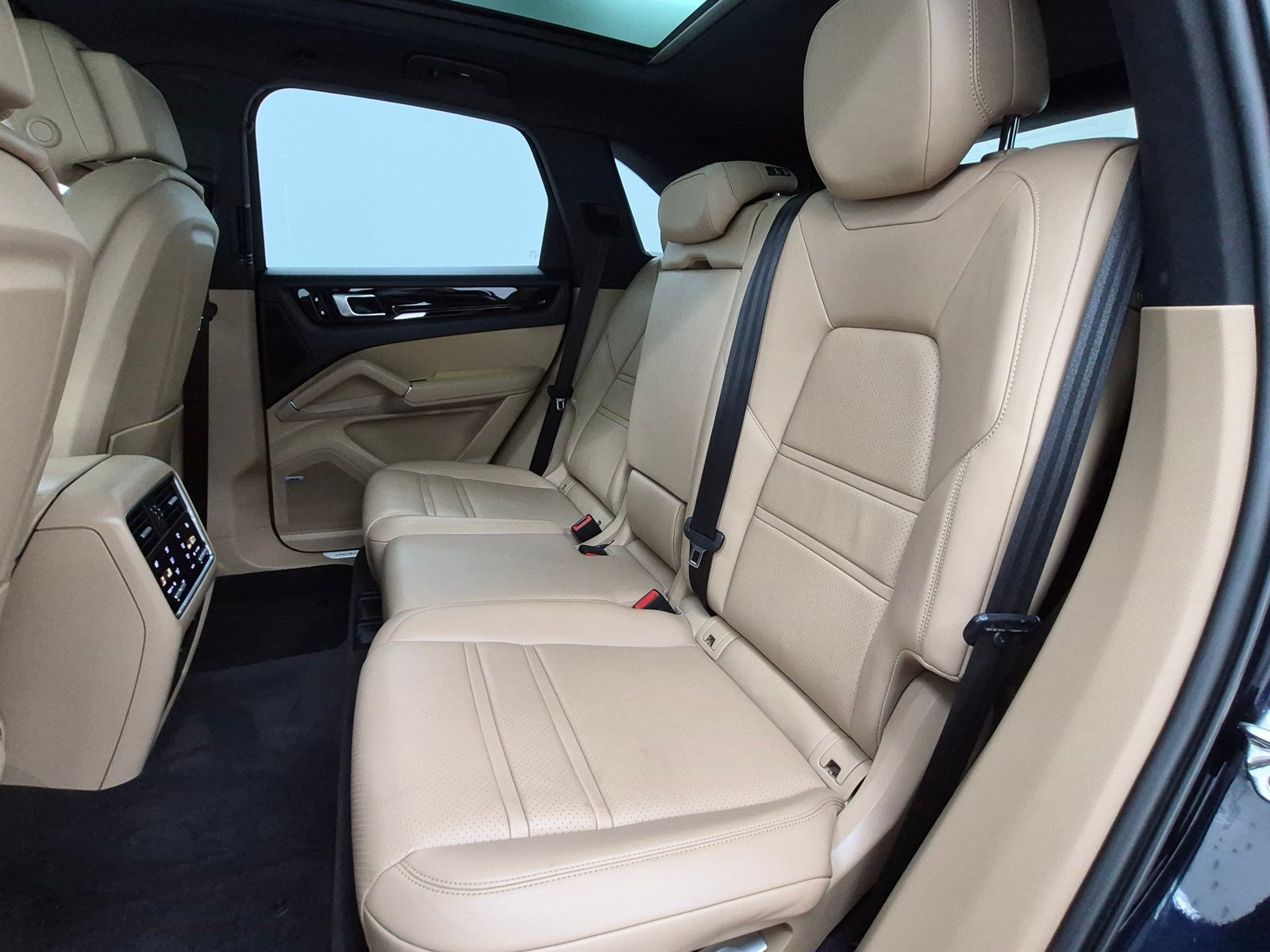 Used 2019 Porsche Cayenne AWD/4WD image 22