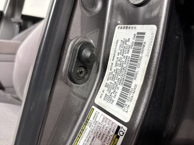 Used 2005 Toyota Corolla CE image 32