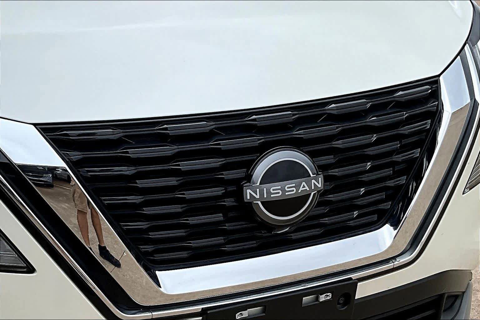 Certified 2023 Nissan Rogue SV FWD image 27