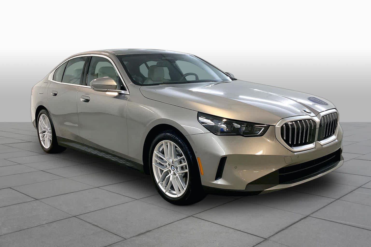 Certified 2024 BMW 530i xDrive w/ Premium Package AWD/4WD image 2