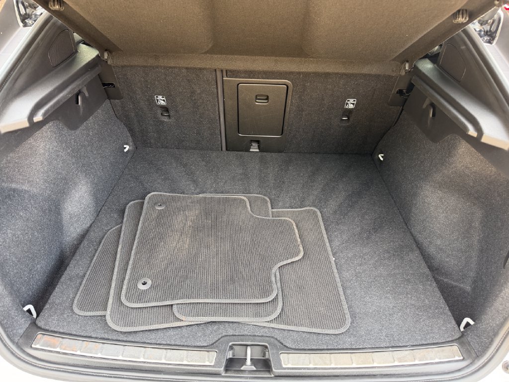 Certified 2023 Volvo C40 Recharge Core w/ Climate Package AWD/4WD image 27