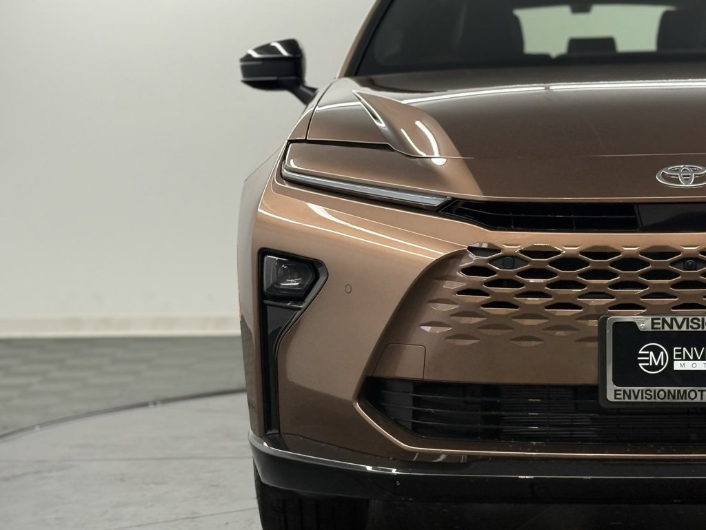 New 2026 Toyota Crown Signia Limited image 4