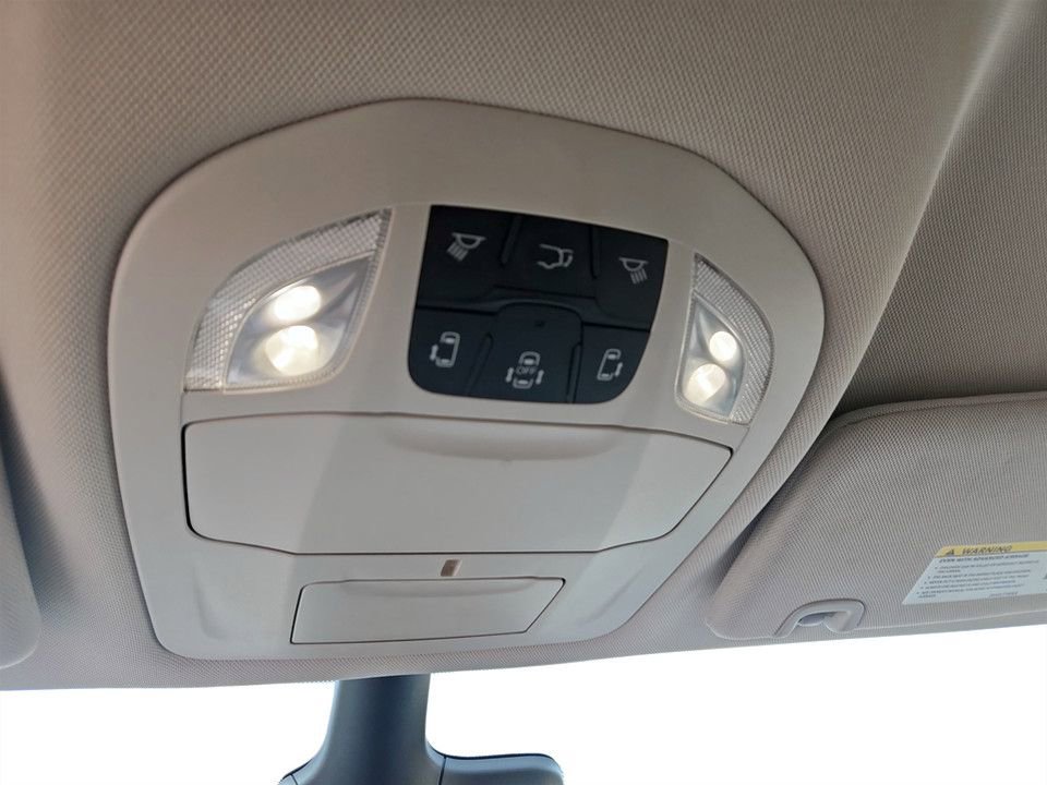 Used 2023 Chrysler Voyager LX image 24