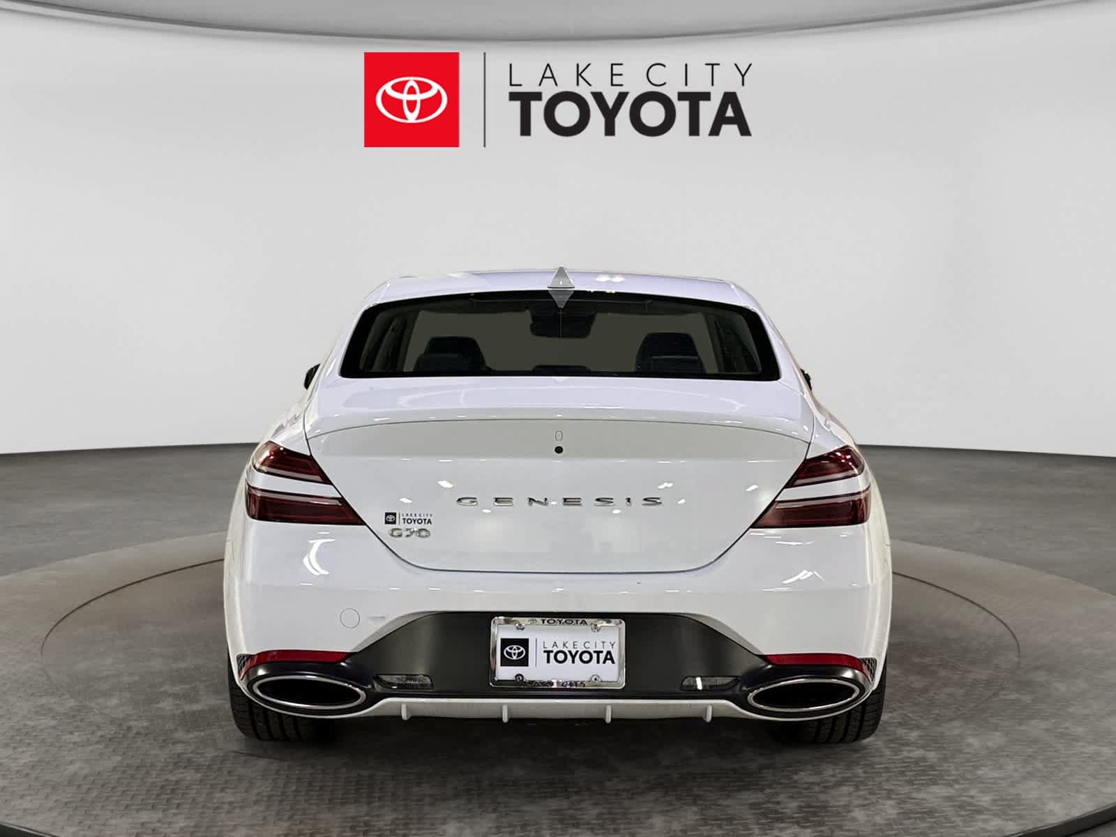 Used 2025 Genesis G70 2.5T RWD image 7
