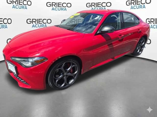 Used 2019 Alfa Romeo Giulia AWD w/ Nero Edizione image 3