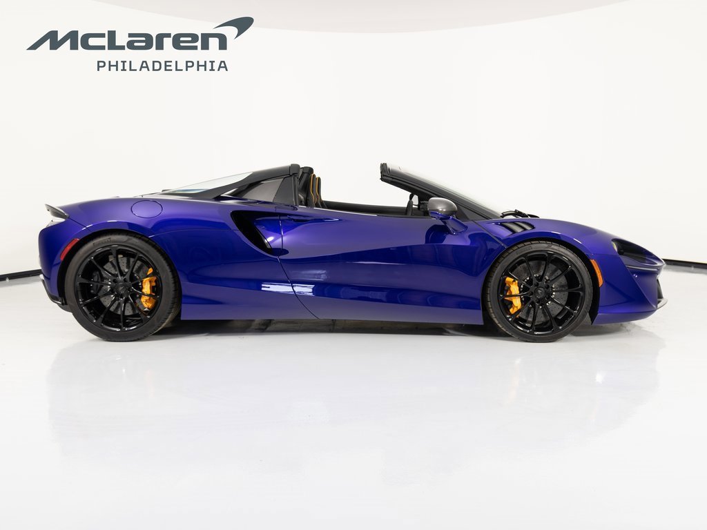 Used 2025 McLaren Artura Spider image 5
