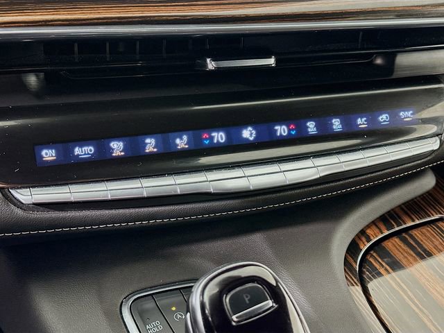 Used 2024 Cadillac Escalade ESV Luxury image 17