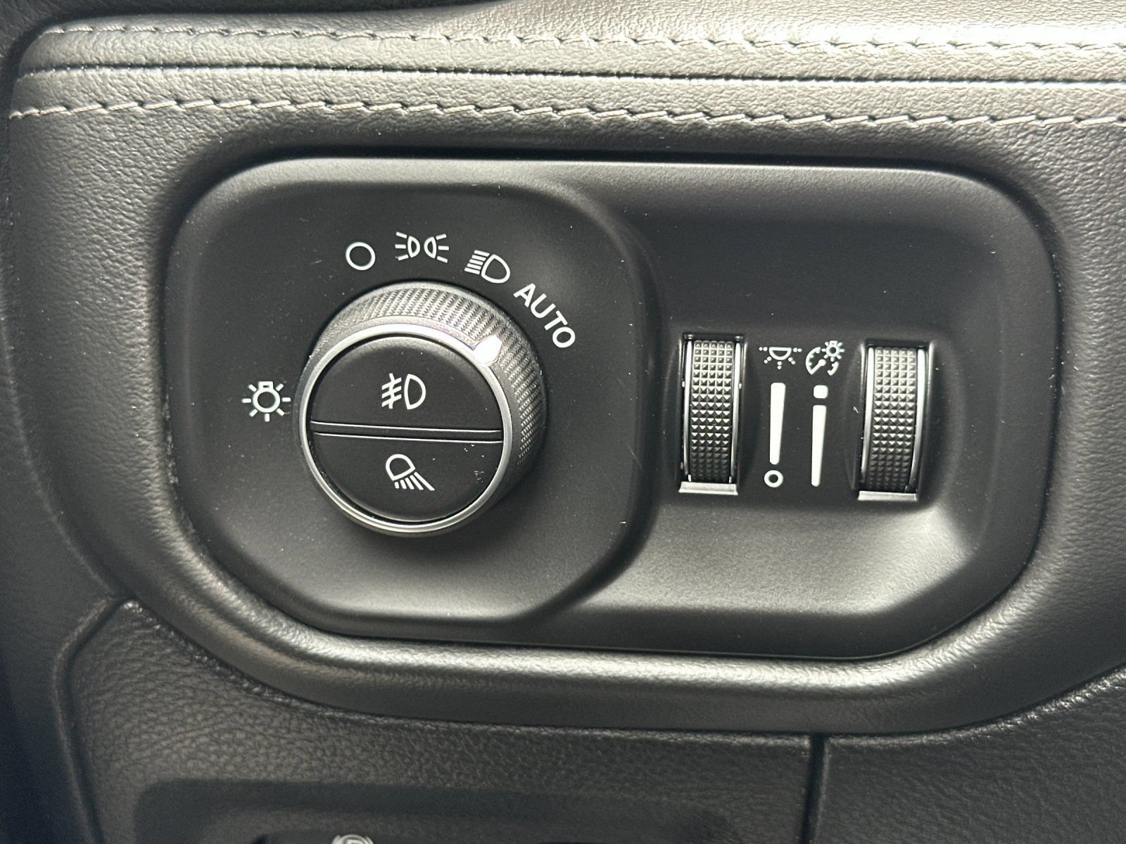 Used 2020 RAM 1500 Limited AWD/4WD image 31