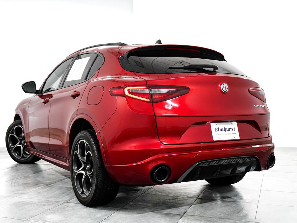 Used 2023 Alfa Romeo Stelvio Veloce AWD/4WD image 5
