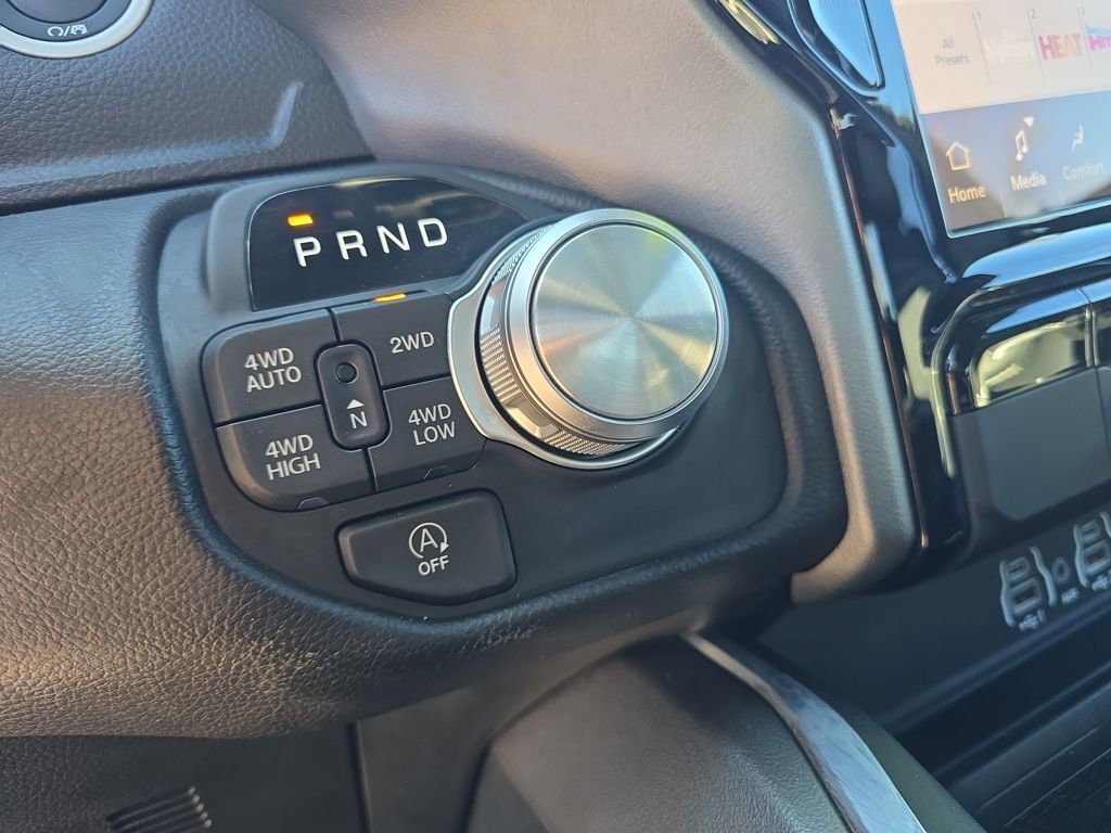 Used 2025 RAM 1500 Laramie image 25