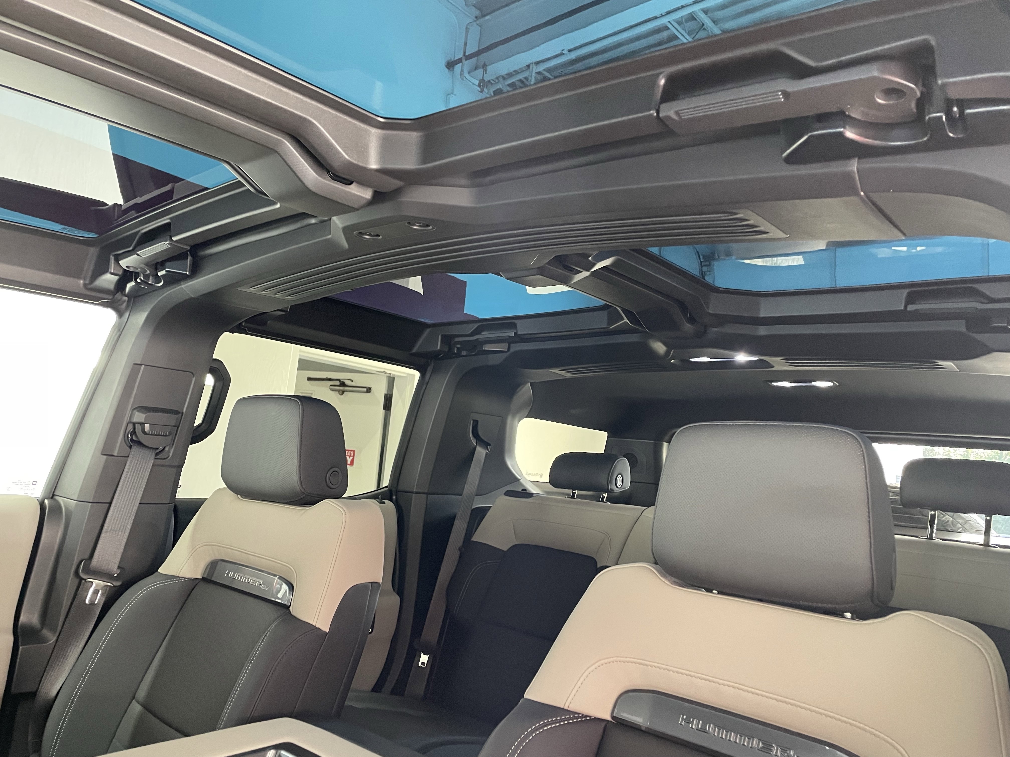 New 2026 GMC Hummer EV SUV AWD/4WD image 17