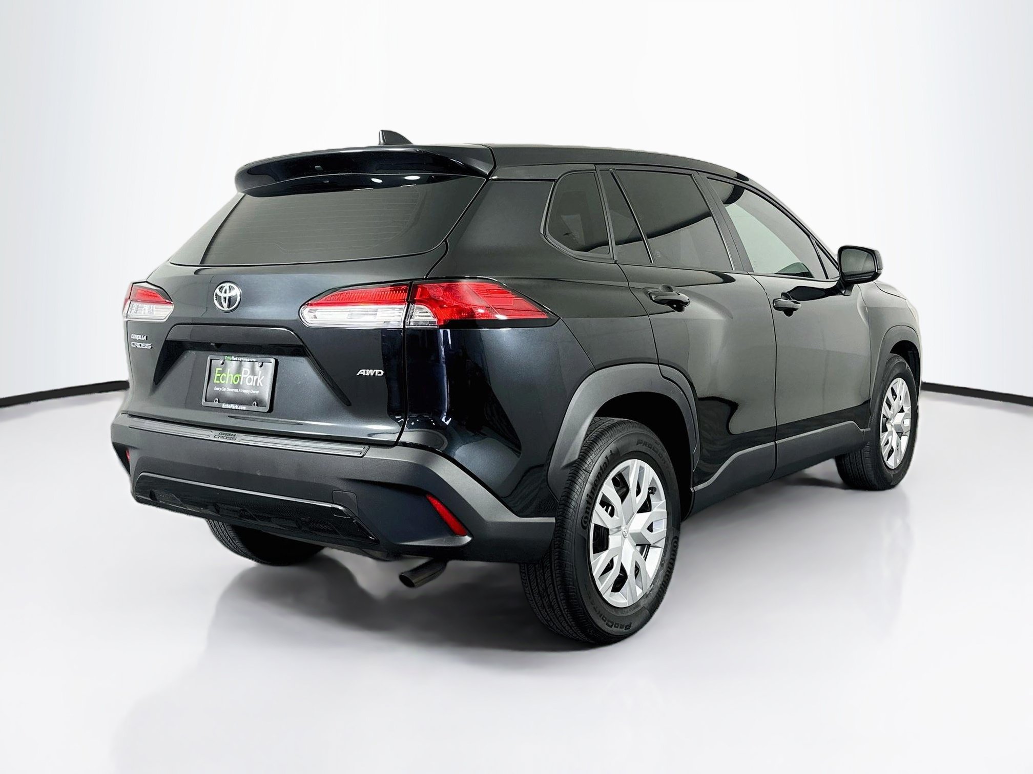 Used 2025 Toyota Corolla Cross L AWD/4WD image 9