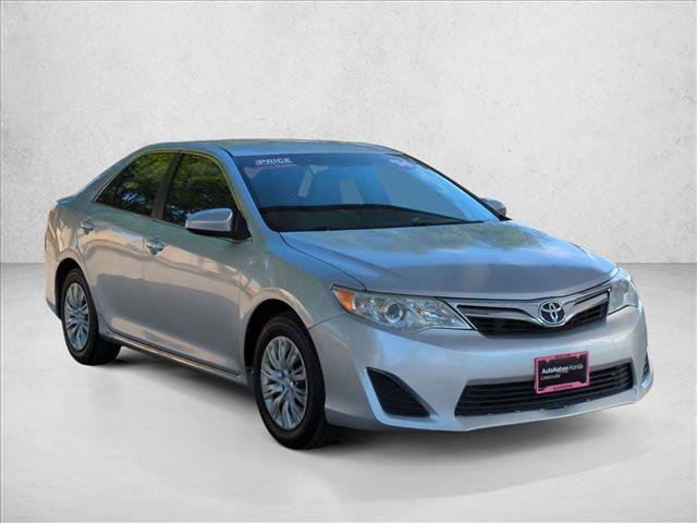 Used 2014 Toyota Camry LE FWD image 3