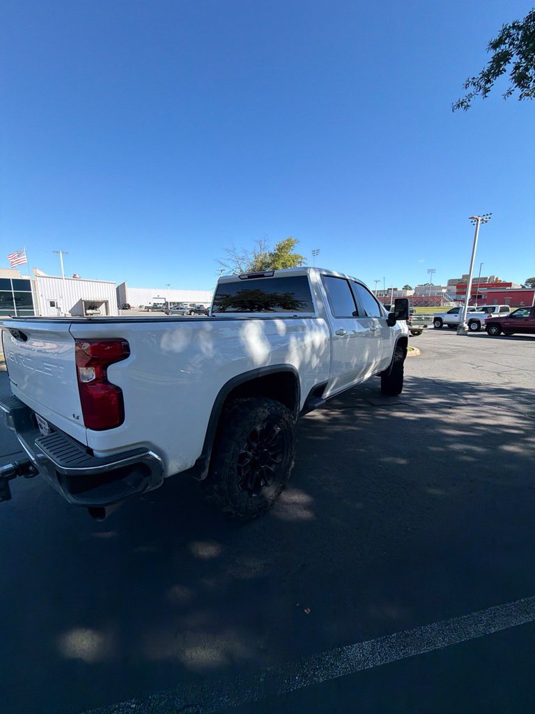 Used 2023 Chevrolet Silverado 2500 LT w/ Convenience Package AWD/4WD image 2