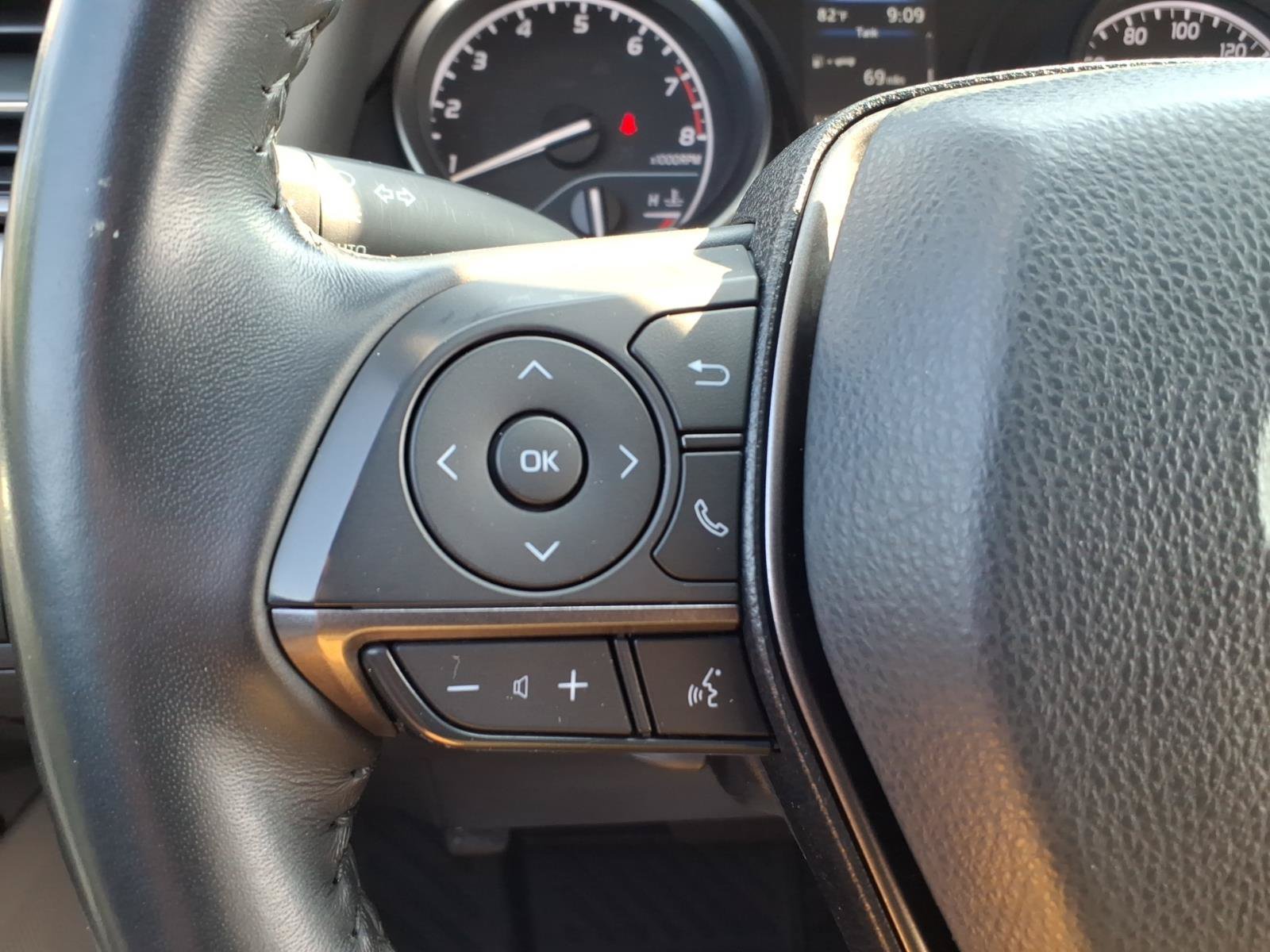 Used 2022 Toyota Camry SE FWD image 14
