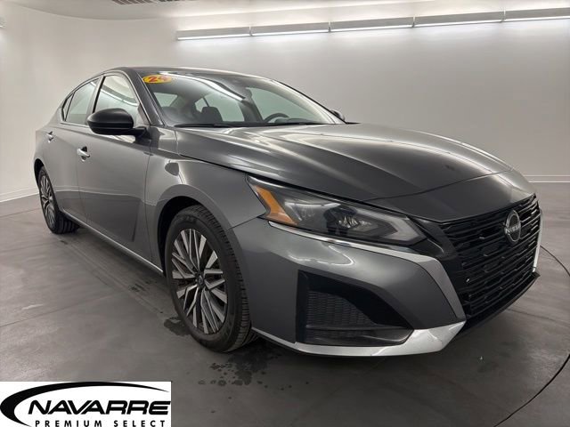 Used 2024 Nissan Altima 2.5 SV