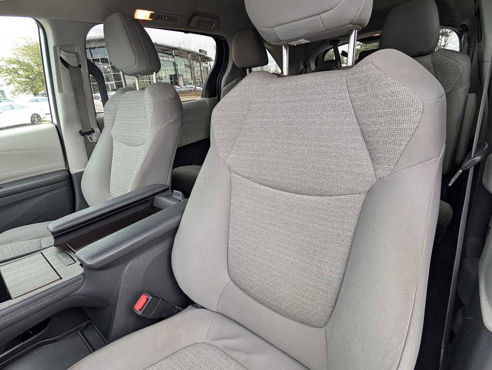 Used 2021 Toyota Sienna LE image 22