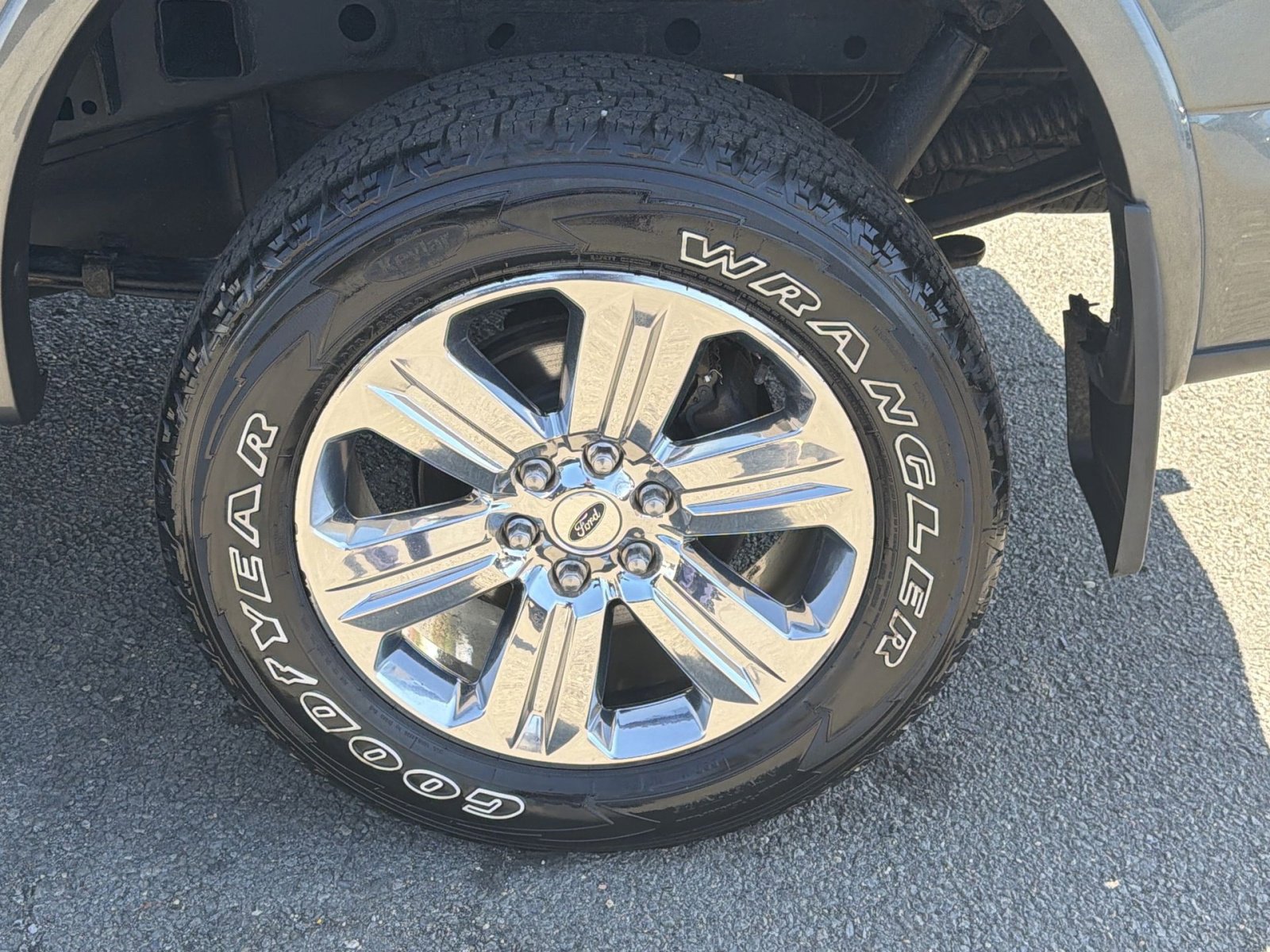 Used 2018 Ford F150 Lariat w/ Equipment Group 502A Luxury image 12