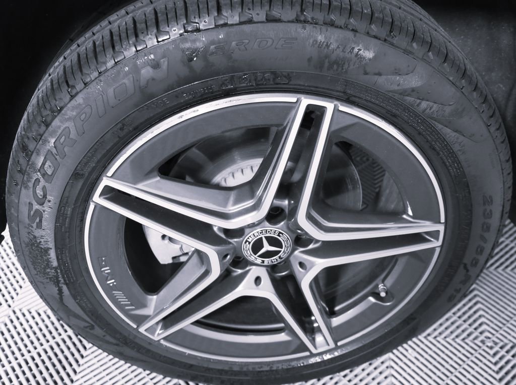 Used 2020 Mercedes-Benz GLC 300 4MATIC image 7