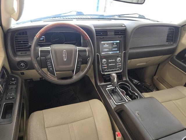 Used 2015 Lincoln Navigator L 4WD w/ Equipment Group 101A Reserve image 19