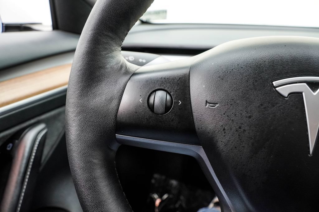 Used 2023 Tesla Model 3 Standard Range RWD image 29