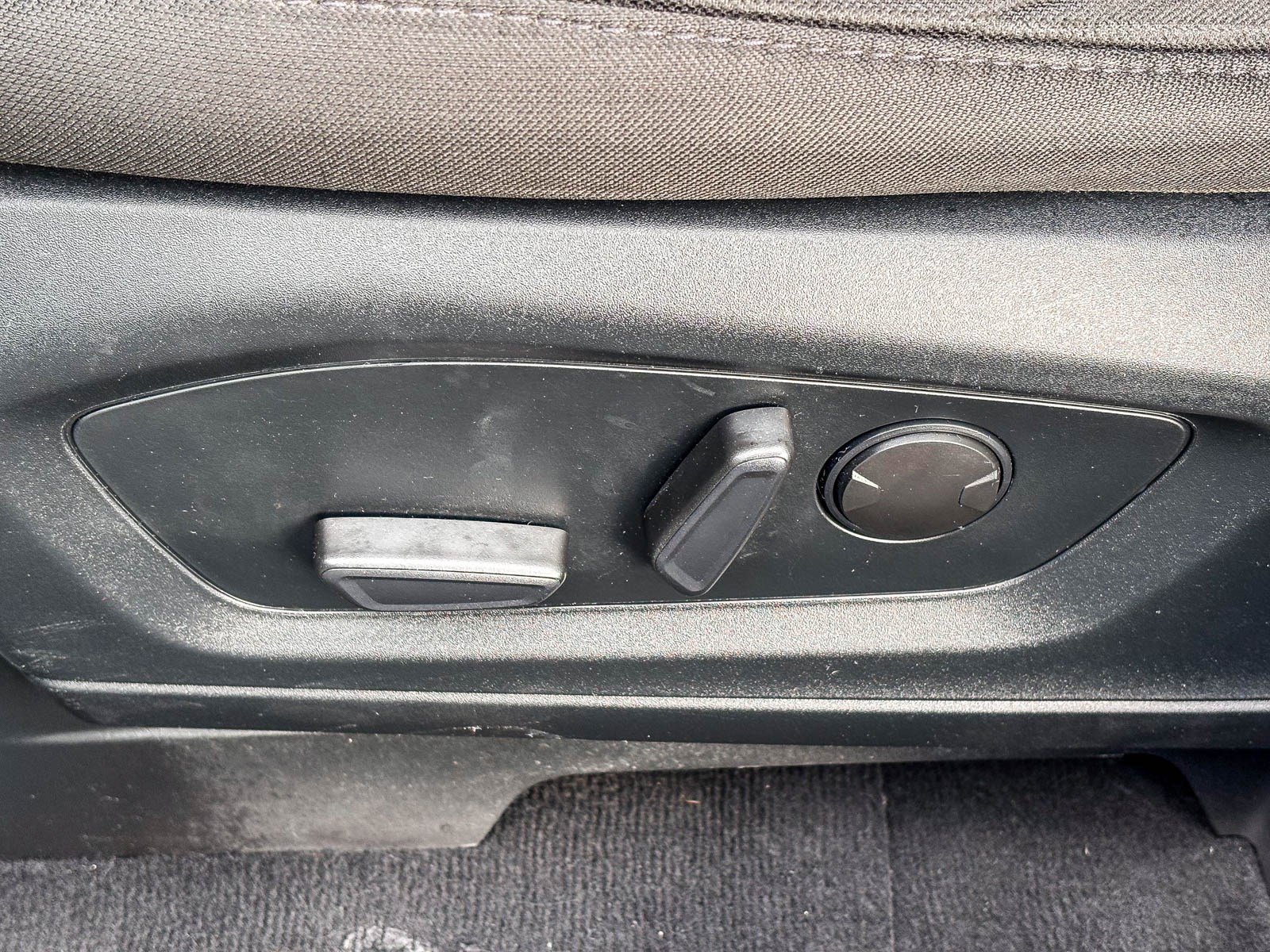 Used 2022 Ford Explorer XLT image 23