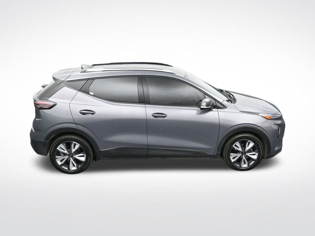 Used 2022 Chevrolet Bolt EUV LT w/ Convenience Package image 57