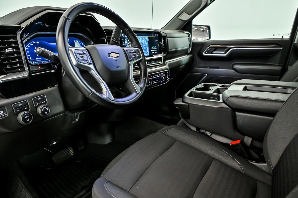 Used 2025 Chevrolet Silverado 1500 LT image 11
