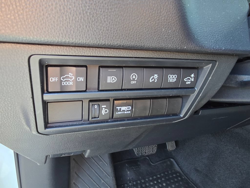 Used 2023 Toyota Tundra SR5 w/ SR5 Convenience Package AWD/4WD image 18