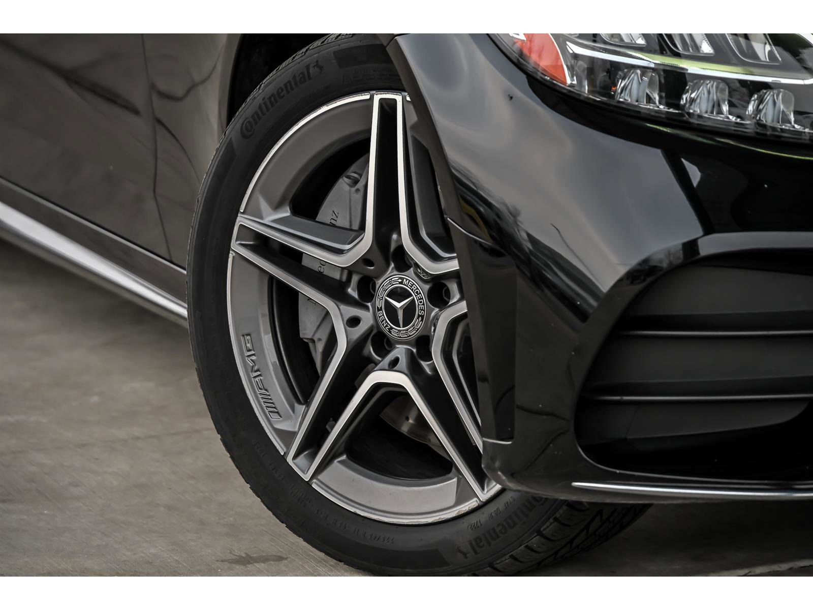 Used 2020 Mercedes-Benz C 300 4MATIC Sedan image 3