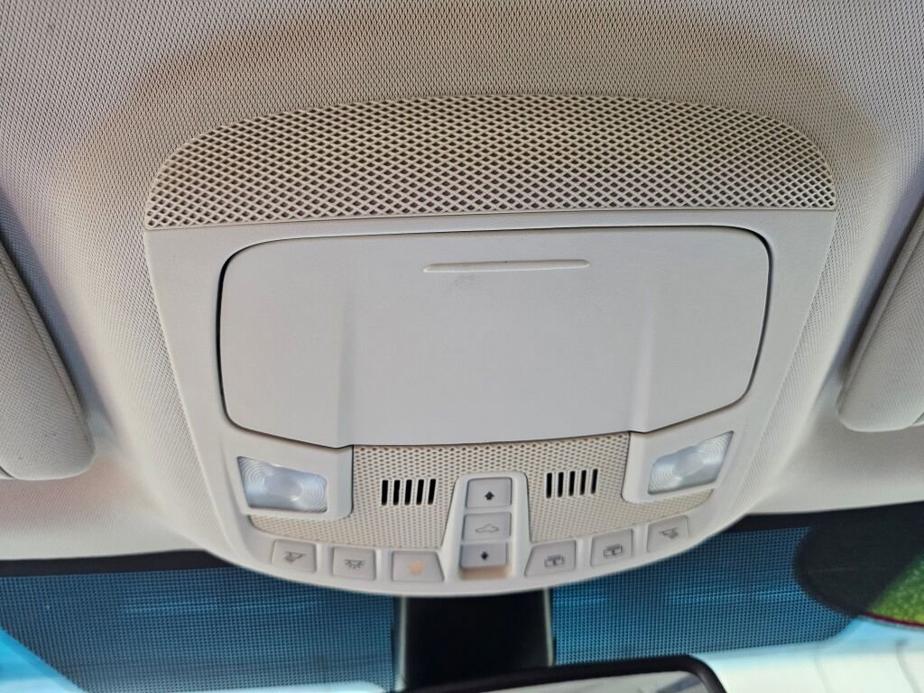 Used 2017 Ford Edge Titanium w/ Equipment Group 302A AWD/4WD image 22