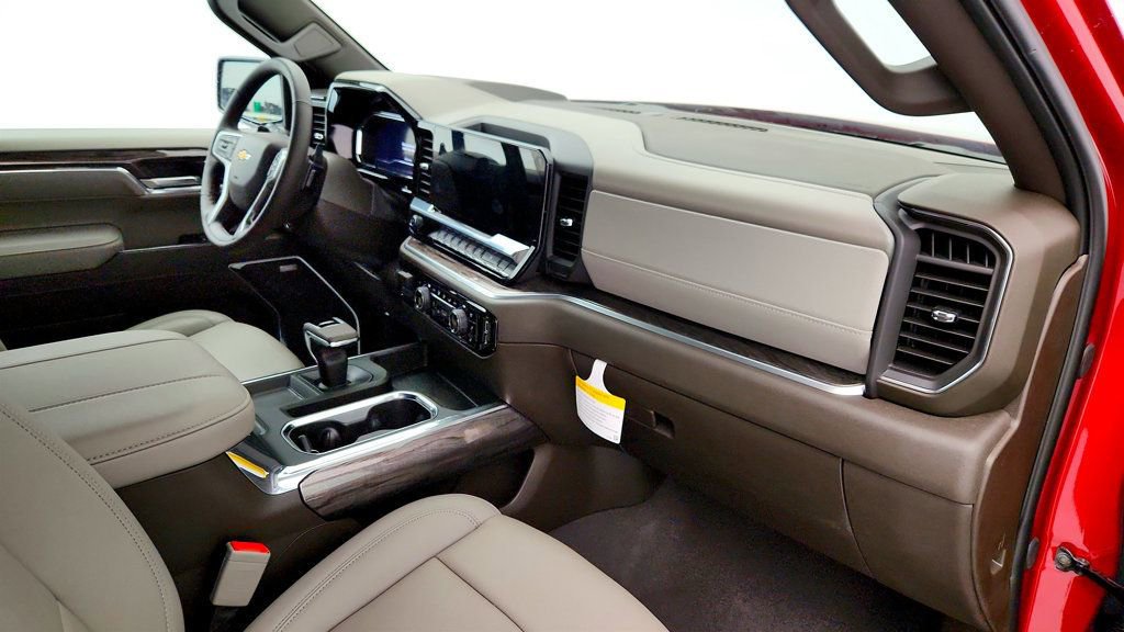 Used 2025 Chevrolet Silverado 1500 LTZ w/ LTZ Premium Package image 25