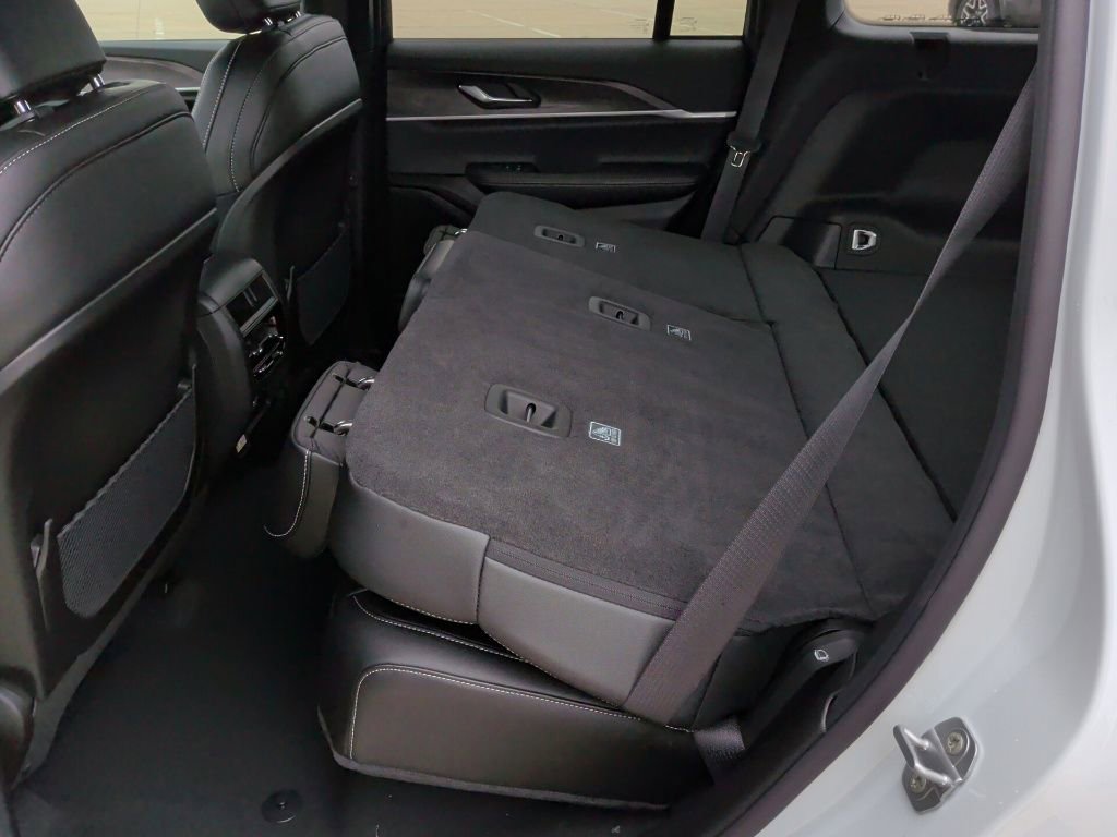 New 2025 Jeep Grand Cherokee Limited image 42