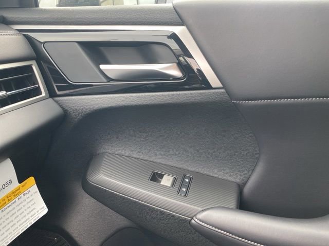 New 2025 Mitsubishi Outlander SE image 33