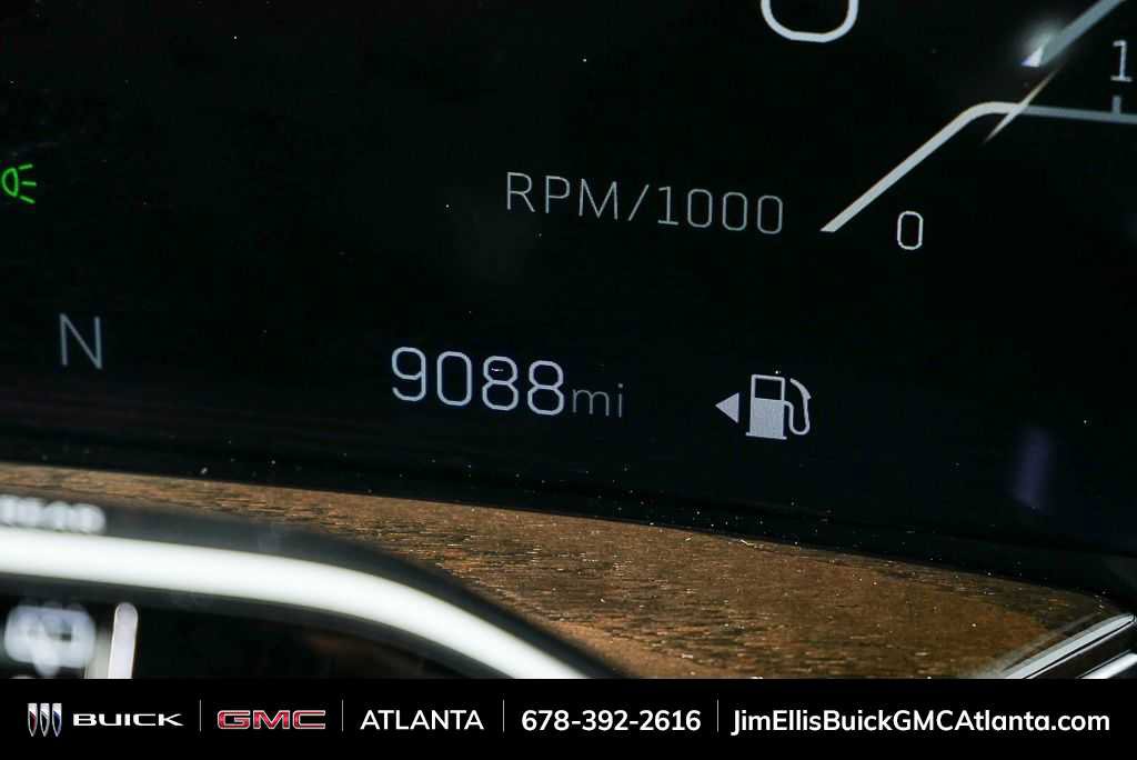 Used 2025 Cadillac Escalade ESV Sport Platinum image 13