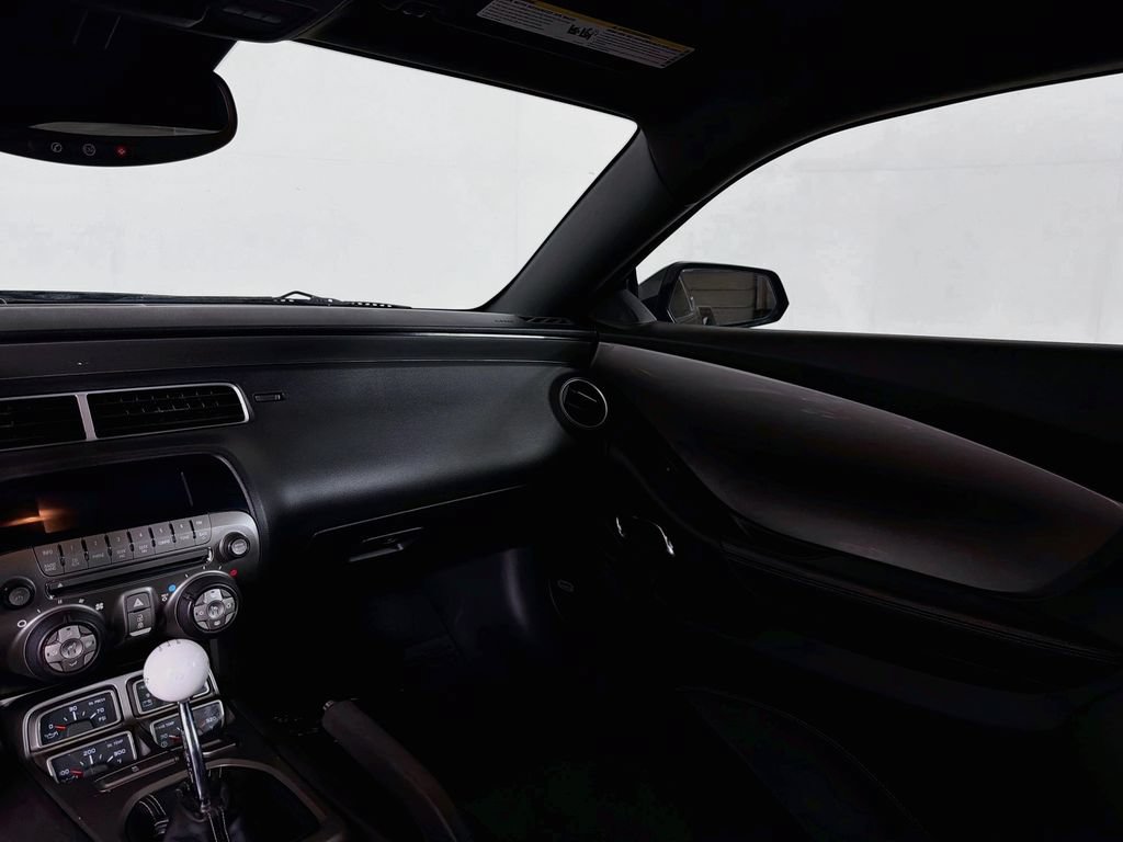 Used 2010 Chevrolet Camaro SS RWD image 21