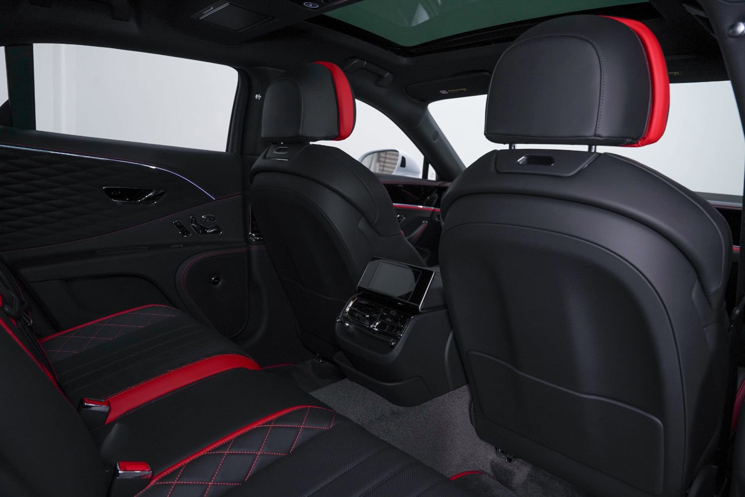 Used 2024 Bentley Flying Spur W12 image 42